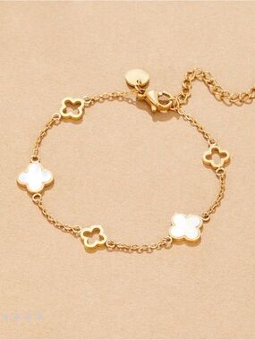 Gold Clover Link Bracelet with White Inlay
